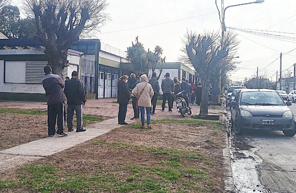 Elecciones PASO en Tres Arroyos: demora en algunas escuelas