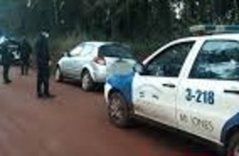 Comandante Andresito: efectivos policiales recuperaron un automóvil a pocas horas de ser sustraído