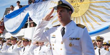 Un puntaltense toma el mando de la fragata ARA Libertad