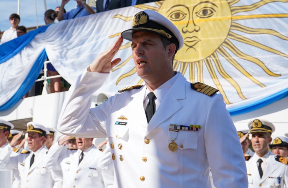 Un puntaltense toma el mando de la fragata ARA Libertad