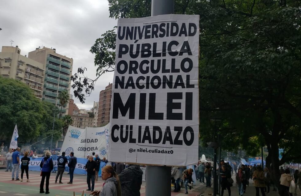 Marchar hasta que la universidad pública y gratuita llegue al futuro