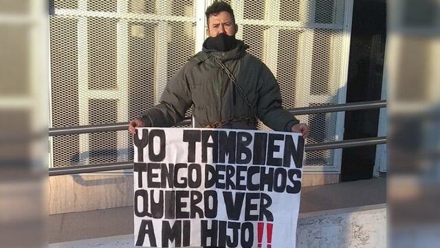 Un hombre se encadenó en el Juzgado de Familia de Neuquén para volver a ver a hijo: “Yo también tengo derecho”