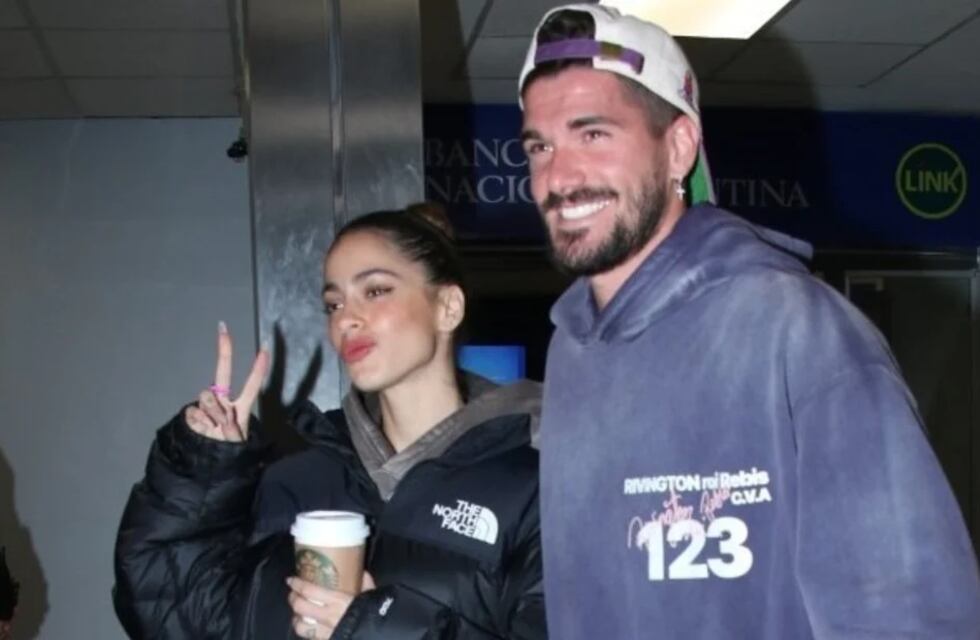 Tini Stoessel y Rodrigo de Paul se reencontraron y combinaron sus trajes de baño: “Te extrañé”