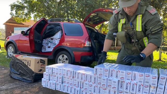 Incautan 12.500 atados de cigarrillos de origen extranjero en operativo vial en Puerto Iguazú.