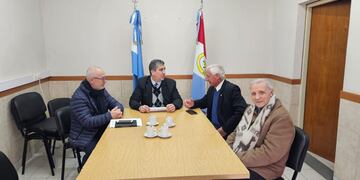 El titular de la Fiscalía Regional 5, Carlos María Vottero, mantuvo una reunión con el intendente de Suardi (departamento San Cristóbal), Hugo Boscarol.