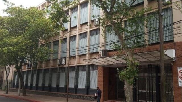 Tensión en el Instituto Santa María de Posadas tras el regreso del estudiante implicado en un trágico accidente.