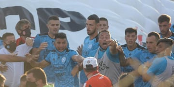 Todo Belgrano envuelto en el escandaloso final en el estadio Claudio Chiqui Tapia.