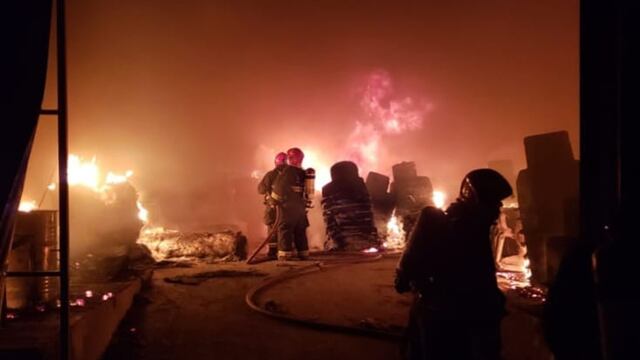 Incendio en depósito
