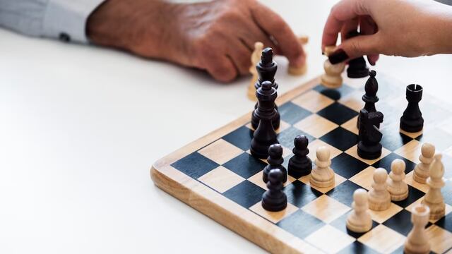 Un marplatense hizo un torneo de ajedrez y no se anotó nadie.