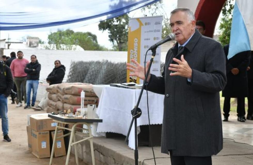 Taco Ralo: Jaldo entregó materiales para la ampliación de red de agua potable