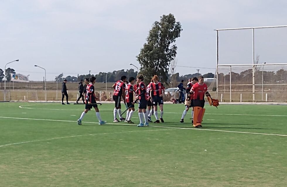 Juegos Bonaerenses: equipos femeninos de hockey de Tres Arroyos clasificaron a la etapa provincial