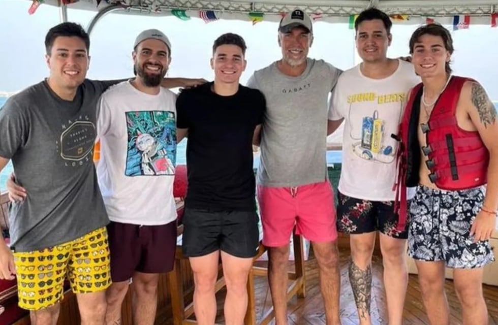 Julián Álvarez fue invitado por Gabriel Batistuta para disfrutar el día libre de la Selección Argentina