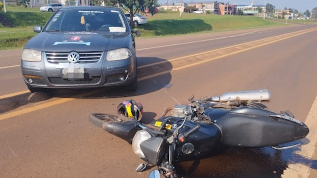 San Vicente: accidente vial dejó un saldo de un motociclista herido.