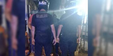 Dos presuntos motochorros que circulaban con la patente tapada fueron detenidos en Posadas.