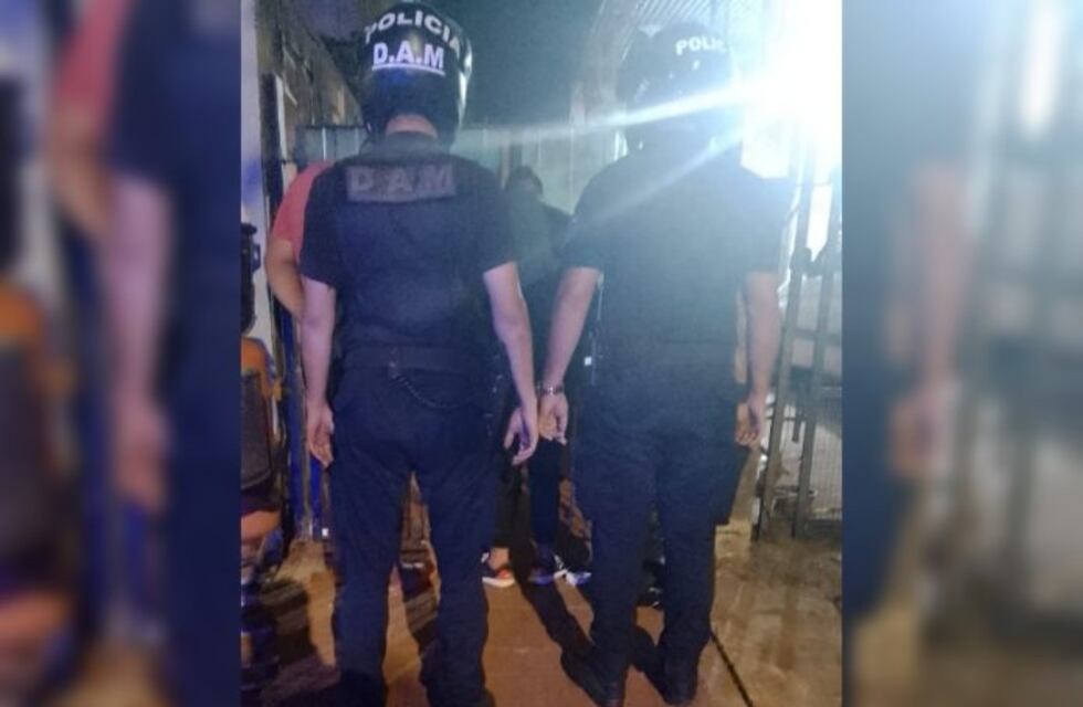 Dos presuntos motochorros que circulaban con la patente tapada fueron detenidos en Posadas