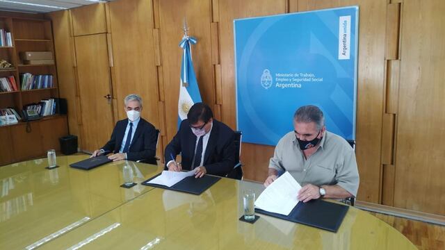 Acuerdo para la continuidad laboral de trabajadores de la Hidrovía