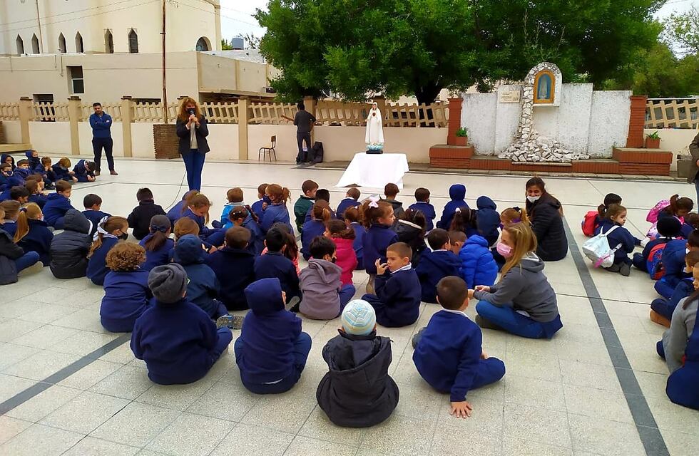 El Colegio Nuestra Señora de Fátima en Pérez se unió a la consagración del Papa