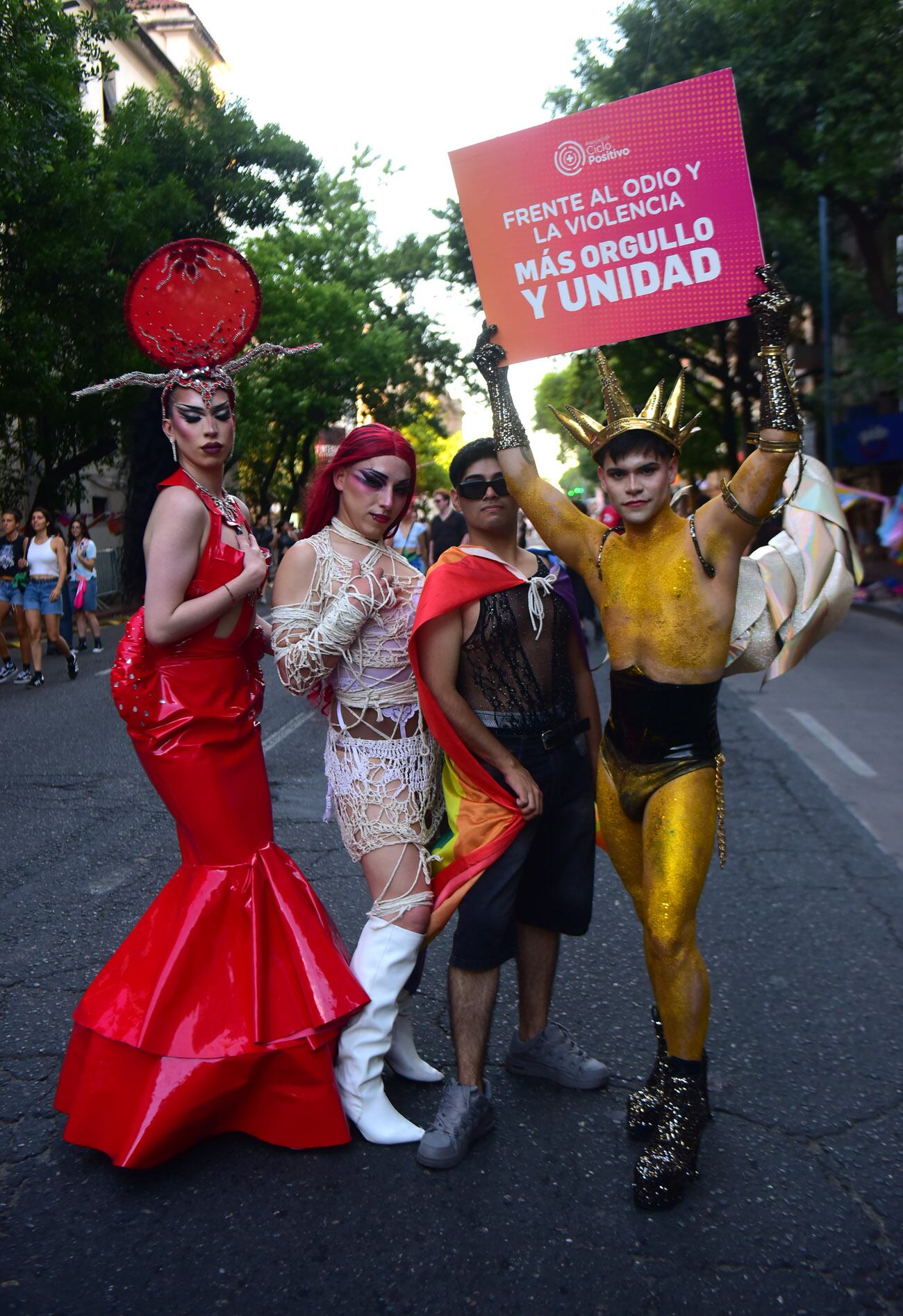 Marcha del Orgullo por las calles de Córdoba.  (Nicolás Bravo / La Voz)