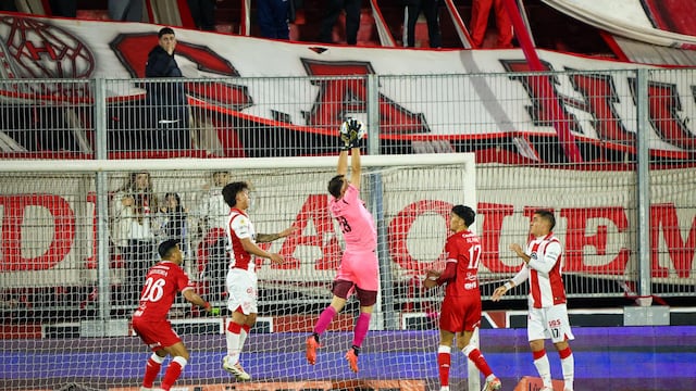 Instituto enfrenta a Huracán, por Copa Argentina.