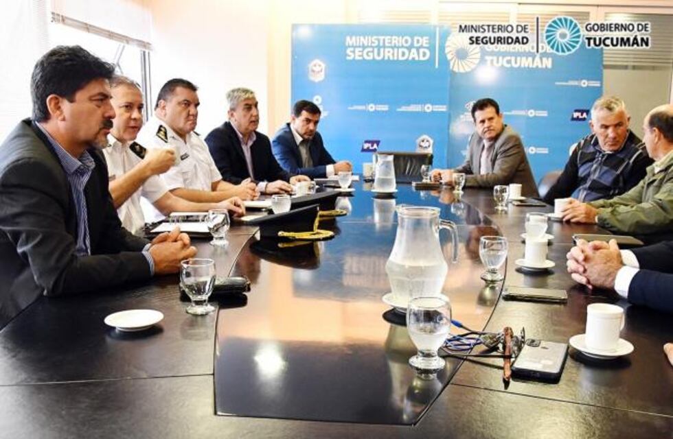 Seguridad privada del Mercofrut y la policía coordinan trabajos de prevención