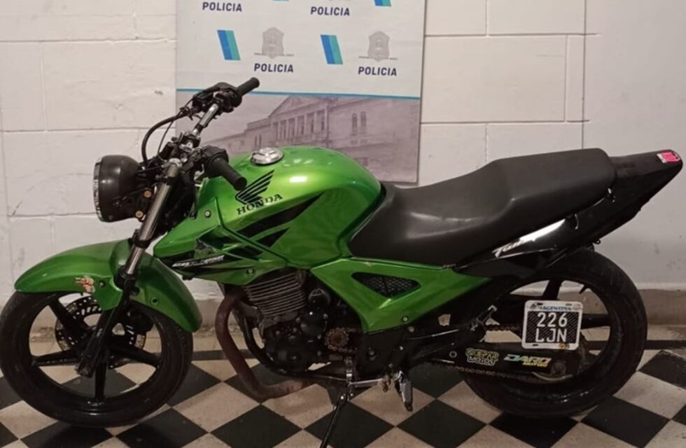 Aprehendido por conducir una moto adulterada y por tenencia de marihuana