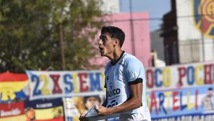 Lo grita con todo Julián" Vignolo. Gol que vale tres puntos y punta para Racing (Prensa Racing).