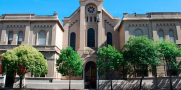 Cómo será el cronograma de clases en los colegios católicos de Córdoba tras la muerte del papa Francisco.