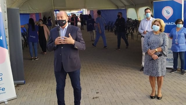 El rafaelino visitó el ex predio de la Rural en Rosario junto a la ministra de Salud, Sonia Martorano. (@maxiklan)