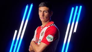 Feyenoord de Países Bajos presentó al ex jugador de Godoy Cruz.