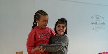 Una familia adoptó a una niña con discapacidad y su historia conmociona a todos