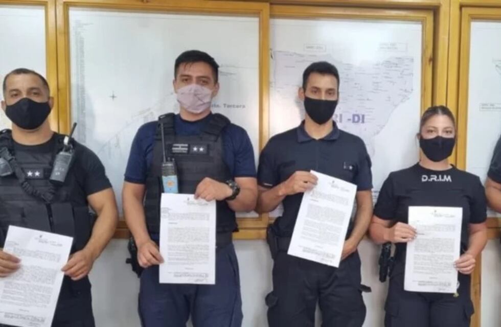 Héroes: reconocieron a 5 policías que salvaron la vida de un niño de 2 años