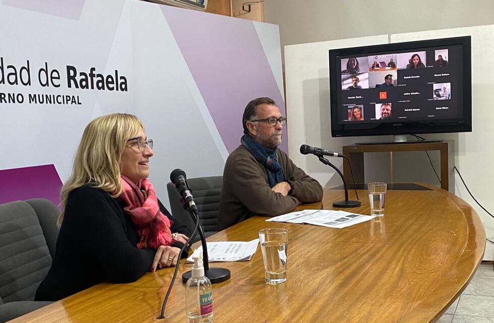 Rafaela presentó la experiencia de la Encuesta de Estudiantes Secundarios a 20 municipios del país