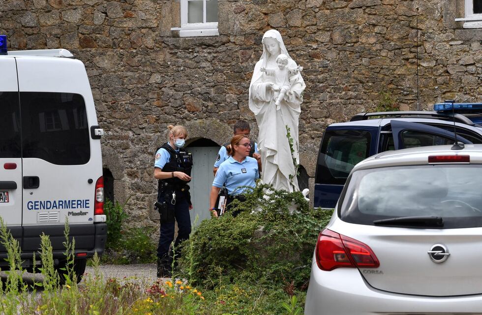 Francia: encontraron asesinado a un sacerdote y sospechan del mismo hombre que incendió una catedral