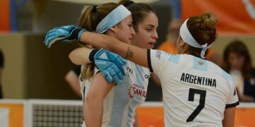 Las mendocinas, Adriana Soto, Julieta y Valentina Fernández nos volverán a representar en el Mundial y aportarán con sus goles.