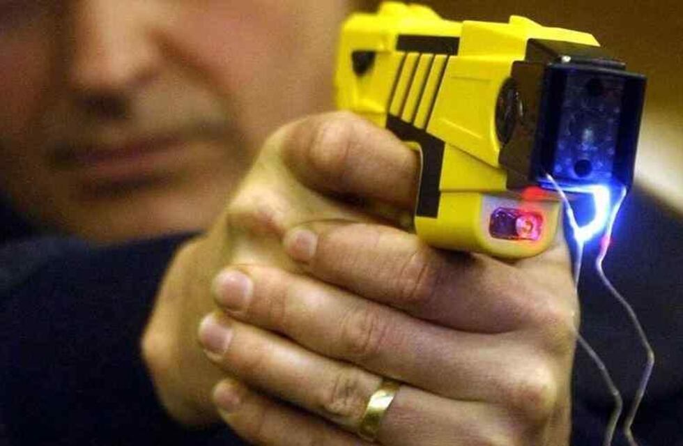 La Policía de Santa Fe empezará a usar las pistolas taser en marzo