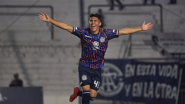 Tomás Olmos partió a Buenos Aires para participar de los entrenamientos de la selección argentina sub 20.