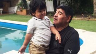 Maradona con Dieguito Fernando, hace unos años.