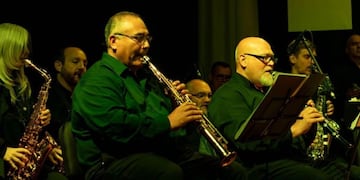 La Municipalidad de Ushuaia presentó el concierto en vivo “Latitud 54 - Punto de Encuentro de Músicos” en la Sala Niní Marshall.