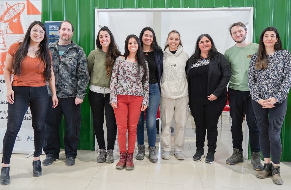 Gobierno entregó becas a estudiantes para la formulación de proyectos de investigación y diseño de políticas públicas