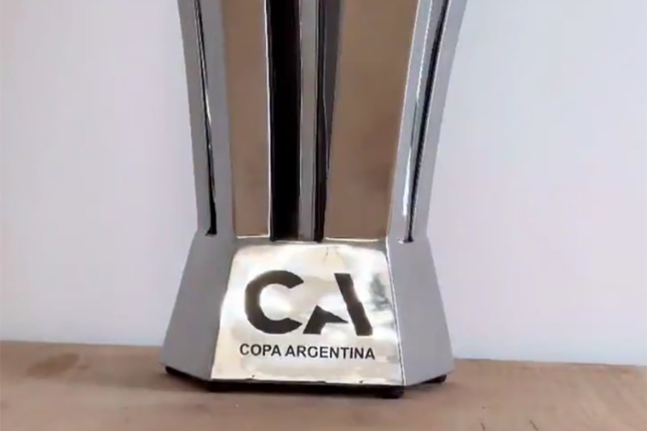 Parte del nuevo trofeo de la Copa Argentina (Prensa)