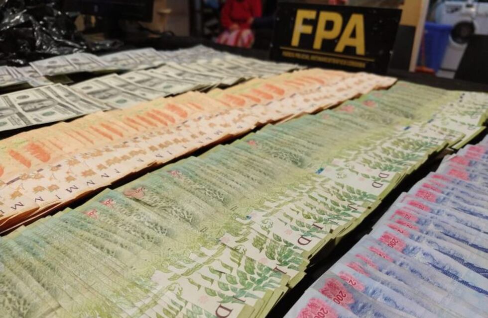 Secuestraron cocaína, diez mil dólares y más de 200 mil pesos en una vivienda de Carlos Paz