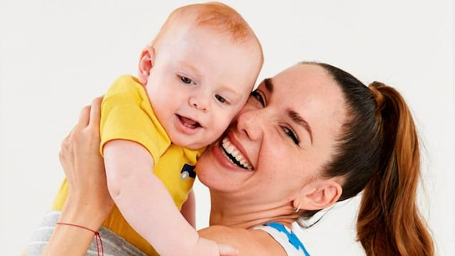 Lo más tierno: Julieta Nair Calvo combinó su look con el de su hijo Valentino.