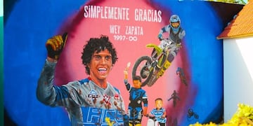 El mural en homenaje a Alberto Wey Zapata fue realizado en el Cementerio de Rawson, donde descansan sus restos.