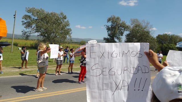 Anisacate. Hartos de la inseguridad, vecinos y vecinas de la zona reclaman mayor presencia policial en la zona (Luz Cortez/La Voz).