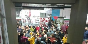 A las piñas en la UBA. Se pelearon dos agrupaciones de Izquierda por un insólito motivo.