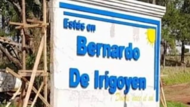 Bernardo de Irigoyen: el cartel de bienvenida a la ciudad fue derribado por la tormenta.