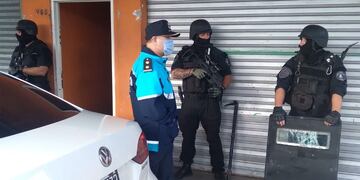 Detuvieron a dos delincuentes de la banda que robaba y se disculpaba con sus víctimas.