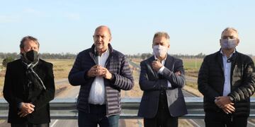 El gobernador Perotti participó este miércoles de la habilitación de seis kilómetros de la autopista de la Ruta Nacional Nº 34.