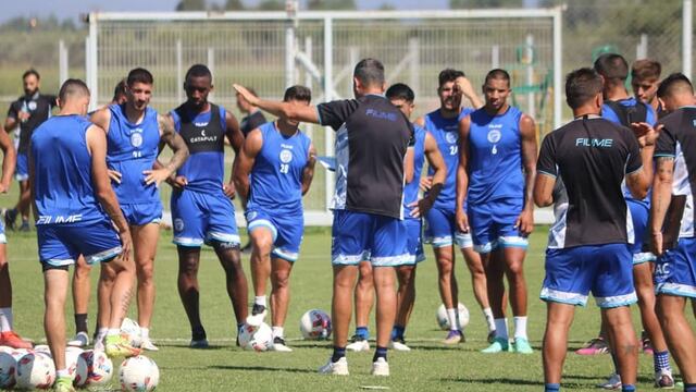 El técnico Diego Flores ultima detalles en el equipo del Tomba que este viernes recibirá a Tigre por la liga Profesional de Fútbol.