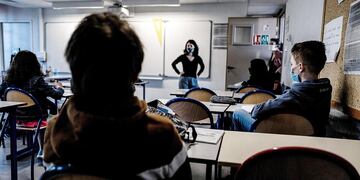 A partir del jueves 1° de julio, vuelven al aula los alumnos del secundario.